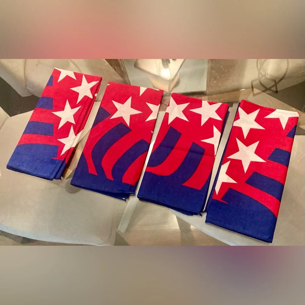 Red White & Blue Star Pattern Fabric/Cloth Napkins Size 21” x 22”